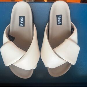 ROAM Women's Cream Crossed Strap Slide Sandals